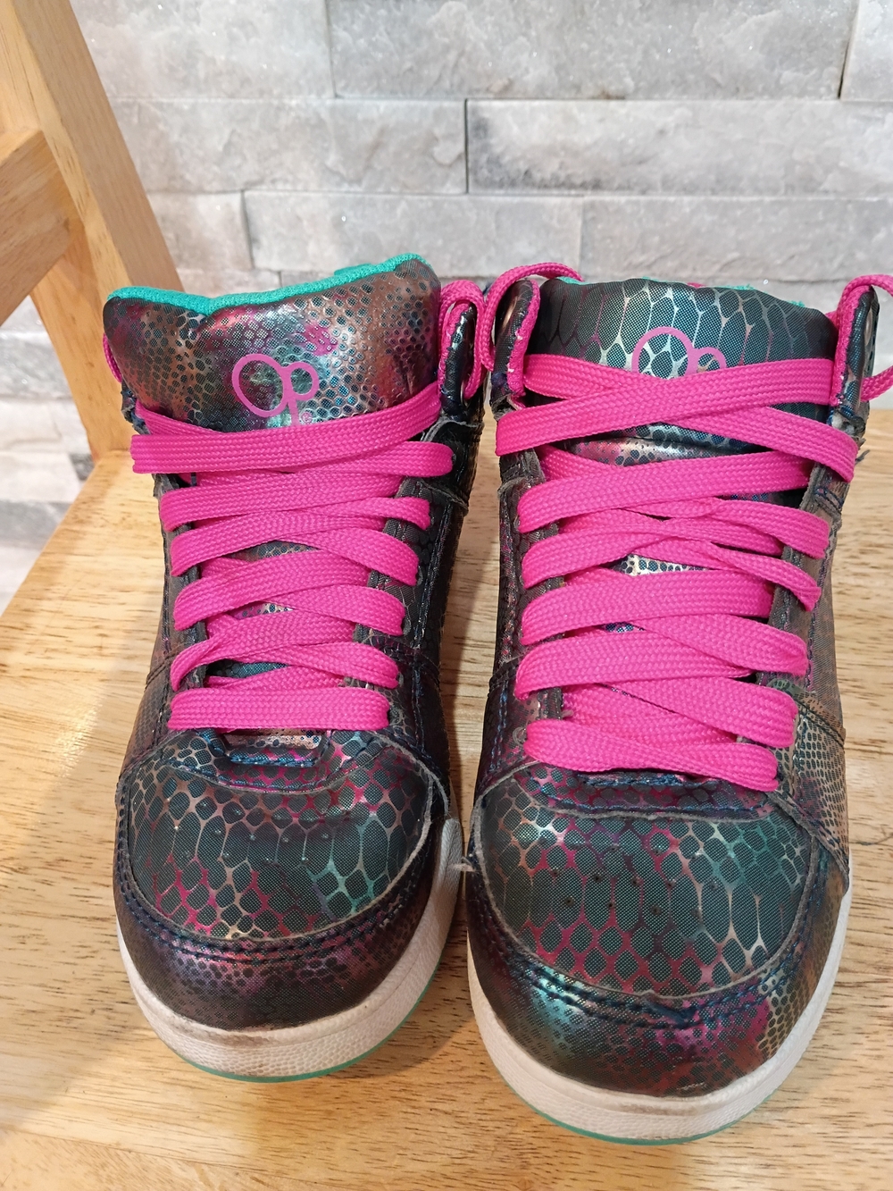 OP Girls  High-Top Sneakers in Teal Green with Pink Laces Size 13